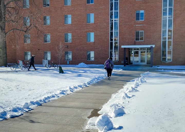 University reserves halls for incoming freshmen